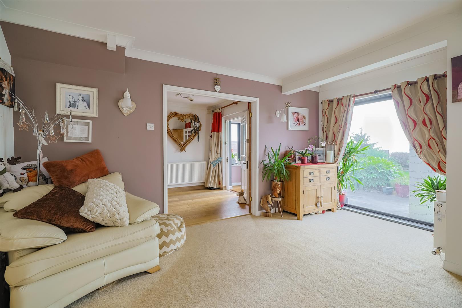 East Cliff, Pennard, Swansea, SA3 2AS